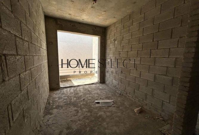 8043951 - Property Image 3