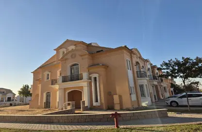 Townhouse - 4 Bedrooms - 5 Bathrooms for sale in Layan Residence - 5th Settlement Compounds - The 5th Settlement - New Cairo City - Cairo