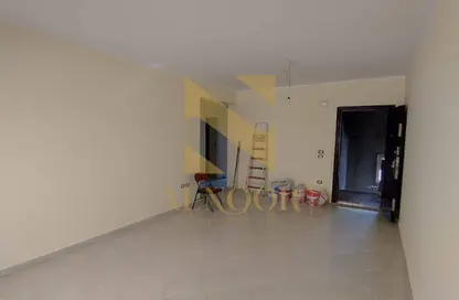 Apartment - 3 Bedrooms - 1 Bathroom for rent in Central St. - 1st District - 6 October City - Giza