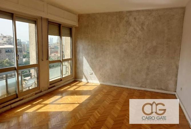 Apartment - 3 Bedrooms - 2 Bathrooms for rent in Al Kamel Mohamed St. - Zamalek - Cairo