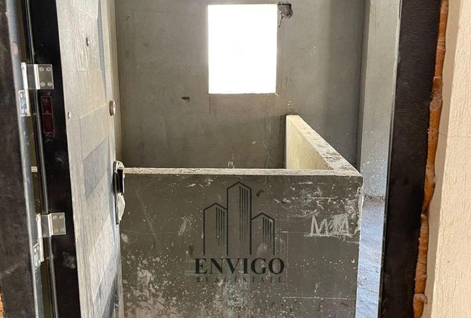 8322600 - Property Image 2