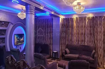 شقة - 4 غرف نوم - 2 حمامات للايجار في المستثمر الصغير - الحي العاشر - الشيخ زايد - الجيزة