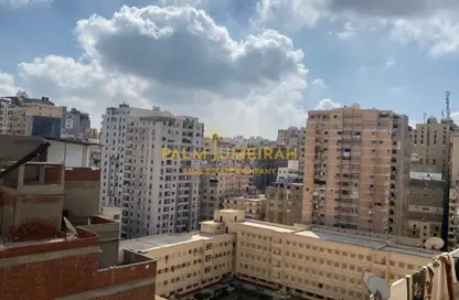 Apartment - 2 Bedrooms - 1 Bathroom for sale in Doctor Abdel Halim Mahmoud Wahdan St. - El Mandara - Hay Than El Montazah - Alexandria