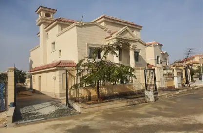 Villa - 7 Bedrooms - 5 Bathrooms for sale in American University Housing District - 5th Settlement Compounds - The 5th Settlement - New Cairo City - Cairo