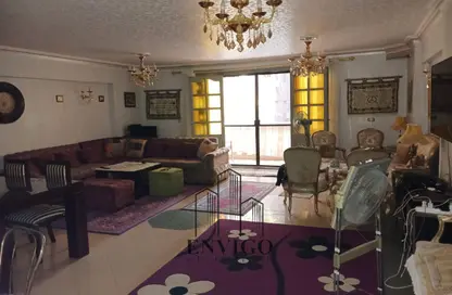 شقة - 3 غرف نوم - 2 حمامات للبيع في شارع الدكتور محمود حب الله - المنطقة الثامنة - مدينة نصر - القاهرة