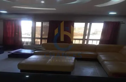 Apartment - 2 Bedrooms - 2 Bathrooms for sale in Street 233 - Degla - Hay El Maadi - Cairo
