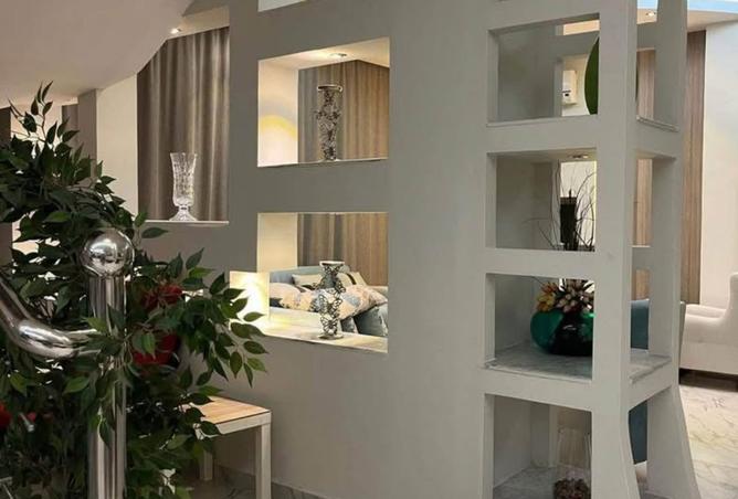 8039183 - Property Image 2