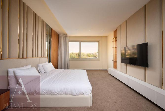 8033360 - Property Image 3