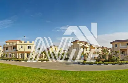 Villa - 4 Bedrooms - 5 Bathrooms for sale in Maxim - The 1st Settlement - New Cairo City - Cairo