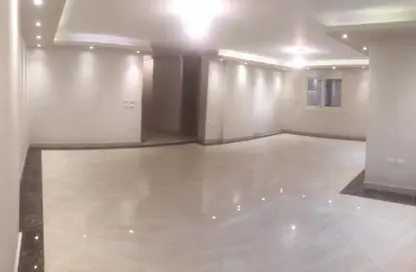 Apartment - 3 Bedrooms - 3 Bathrooms for rent in Ahmed Wasfi St. - Almazah - Heliopolis - Masr El Gedida - Cairo