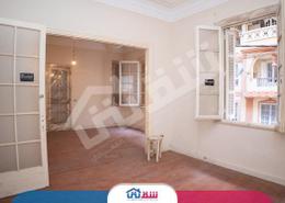 شقة - 3 غرف نوم - 2 حمامات for للايجار in كامب شيزار - حي وسط - الاسكندرية