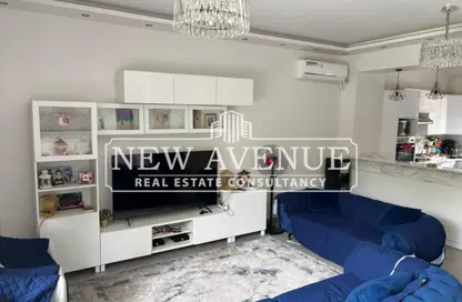 فيلا - 3 غرف نوم - 4 حمامات للبيع في كمبوند البروج - كمبوندات الشروق - مدينة الشروق - القاهرة