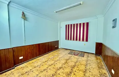 عيادة - استوديو - 1 حمام للايجار في شارع النادي - المعادي - حي المعادي - القاهرة