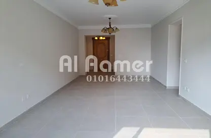Apartment - 3 Bedrooms - 2 Bathrooms for sale in Zahraa Al Maadi St. - Degla - Hay El Maadi - Cairo