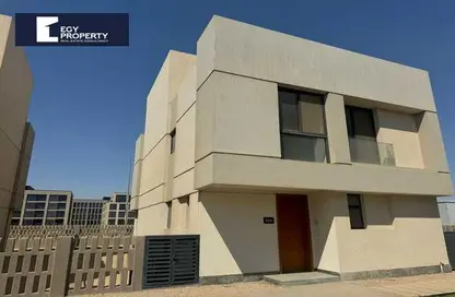 فيلا - 5 غرف نوم - 5 حمامات للبيع في كمبوند البروج - كمبوندات الشروق - مدينة الشروق - القاهرة