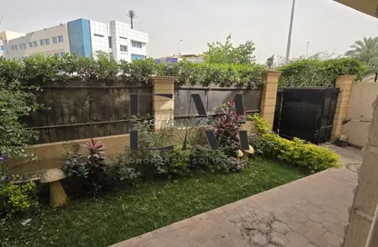 Apartment - 4 Bedrooms - 2 Bathrooms for sale in Doctor Ahmed Okasha St. - El Banafseg 6 - El Banafseg - New Cairo City - Cairo