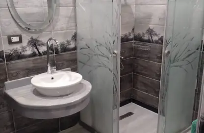 Apartment - 2 Bedrooms - 1 Bathroom for rent in Al Hegaz St. - El Mahkama Square - Heliopolis - Masr El Gedida - Cairo