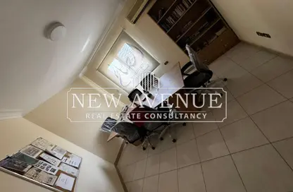 Office Space - Studio - 2 Bathrooms for rent in Zahraa Al Maadi St. - Degla - Hay El Maadi - Cairo