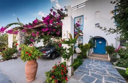 Townhouse - 4 Bedrooms - 4 Bathrooms for sale in Mountain View - Ras Al Hekma - North Coast