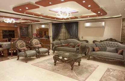 شقة - 3 غرف نوم - 2 حمامات للايجار في شارع عبد المنعم رياض - المهندسين - الجيزة