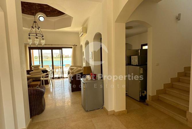8054228 - Property Image 2