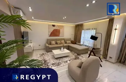 Apartment - 3 Bedrooms - 3 Bathrooms for sale in Sarayat Al Maadi - Hay El Maadi - Cairo