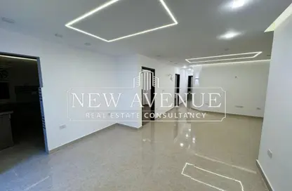 Office Space - Studio - 2 Bathrooms for sale in Street 14 - Zahraa El Maadi - Hay El Maadi - Cairo
