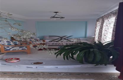 Apartment - 3 Bedrooms - 1 Bathroom for sale in Kafr Abdo St. - Kafr Abdo - Roushdy - Hay Sharq - Alexandria