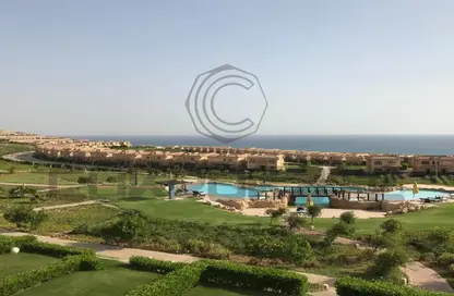 شاليه - غرفة نوم - 2 حمامات للبيع في تلال السخنة - العين السخنة - السويس
