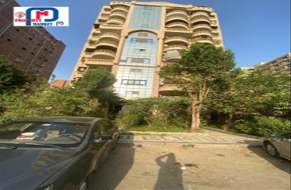 Full Floor - Studio - 3 Bathrooms for sale in Nile Corniche St. - El-Maasara - Hay Helwan - Cairo
