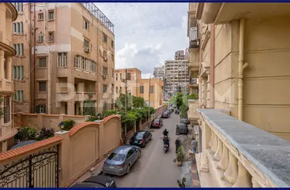 شقة - 7 غرف نوم - 2 حمامات للبيع في شارع قرداحي - رشدي - حي شرق - الاسكندرية
