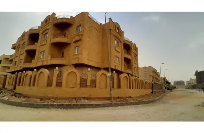 Villa - 6 Bedrooms - 4 Bathrooms for sale in Tamr Hena - 5th Settlement Compounds - The 5th Settlement - New Cairo City - Cairo