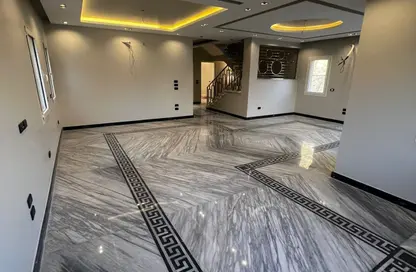فيلا - 3 غرف نوم - 3 حمامات للايجار في ميفيدا - كمبوندات التجمع الخامس - التجمع الخامس - مدينة القاهرة الجديدة - القاهرة