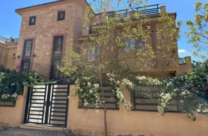 Villa - 6 Bedrooms - 4 Bathrooms for sale in Al Rawdah St. - 3rd District - Sheikh Zayed City - Giza