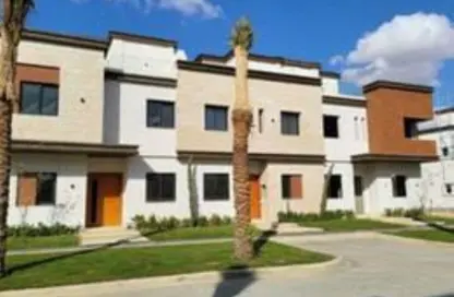 Townhouse - 4 Bedrooms - 3 Bathrooms for sale in Azzar - 5th Settlement Compounds - The 5th Settlement - New Cairo City - Cairo