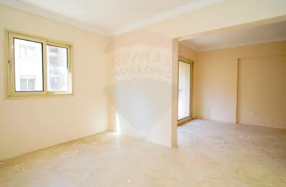 Apartment - 3 Bedrooms - 2 Bathrooms for sale in Al Mohideen St. - Sidi Beshr - Hay Awal El Montazah - Alexandria