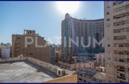 شقة - 3 غرف نوم - 2 حمامات للبيع في شارع عبد الحميد الديب - ثروت - حي شرق - الاسكندرية