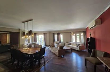 شقة - 3 غرف نوم - 3 حمامات للايجار في شارع عمرو بن العاص - المنطقة ه - حى جنوب الاكايمية - مدينة القاهرة الجديدة - القاهرة