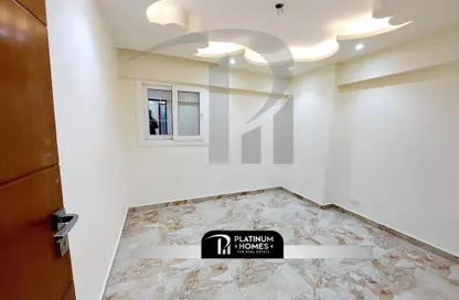 Apartment - 3 Bedrooms - 2 Bathrooms for rent in Victor Emanuel Al Thaleth St. - Smouha - Hay Sharq - Alexandria