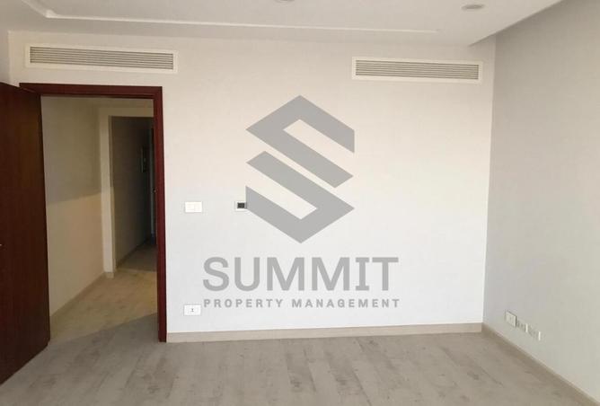 8232653 - Property Image 3