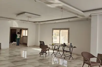 فيلا - 8 غرف نوم - 8 حمامات للايجار في غرب الجولف - كمبوندات القطامية - القطامية - مدينة القاهرة الجديدة - القاهرة