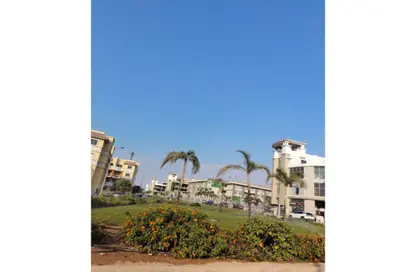 Apartment - 2 Bedrooms - 1 Bathroom for sale in Degla Palms - Al Wahat Road - 6 October City - Giza