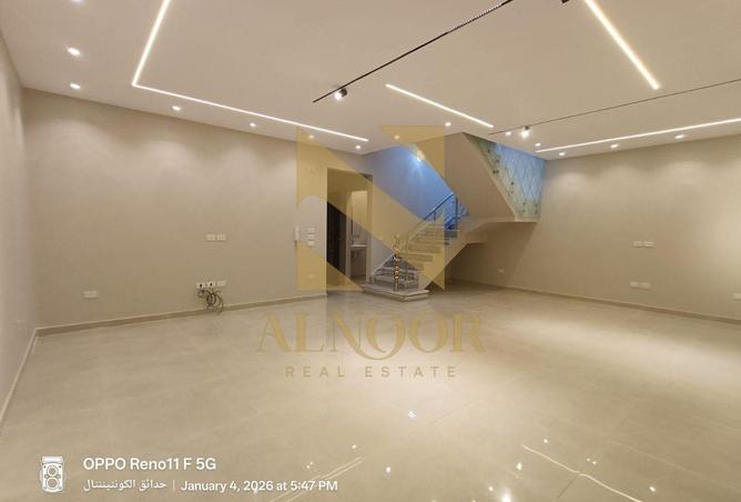 8560930 - Property Image 2