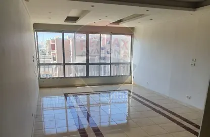 شقة - 2 غرف نوم - 1 حمام للبيع في سموحة - حي شرق - الاسكندرية