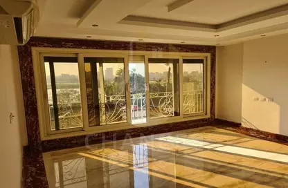 Apartment - 3 Bedrooms - 2 Bathrooms for sale in Cornish El Nile St. - Maadi - Hay El Maadi - Cairo