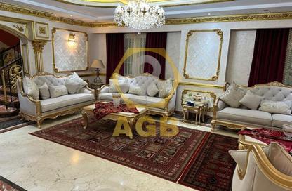 دوبلكس - 8 غرف نوم - 8 حمامات للبيع في الحي السابع - الشيخ زايد - الجيزة
