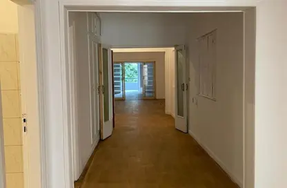 Apartment - 3 Bedrooms - 3 Bathrooms for sale in Nile Corniche St. - Garden City - Cairo