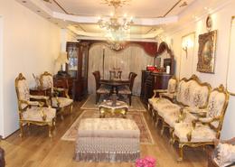 شقة - 4 غرف نوم for للبيع in شارع السيدة سكينة إبنت الحسين - كفر عبده - رشدي - حي شرق - الاسكندرية