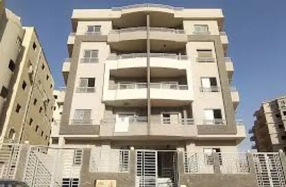Apartment - 3 Bedrooms - 2 Bathrooms for sale in Villa Square - Fifth Square - The 5th Settlement - New Cairo City - Cairo