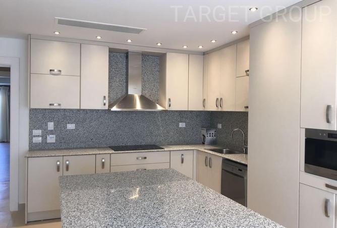 8013701 - Property Image 2